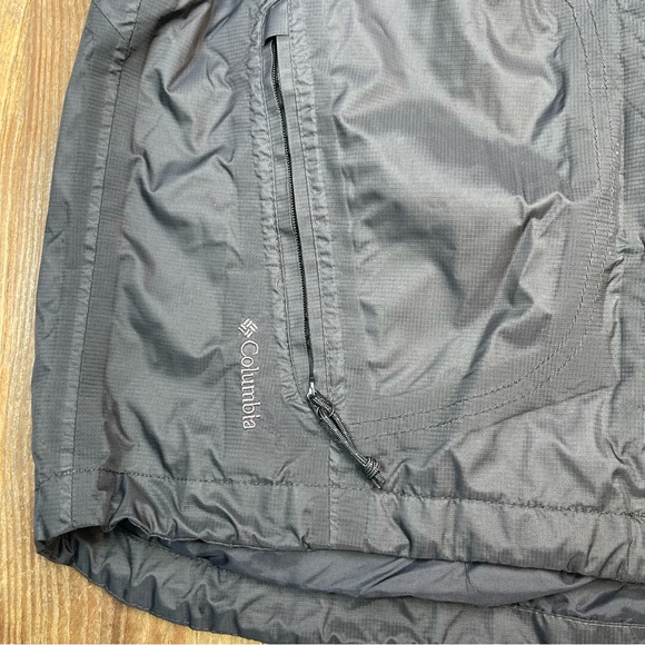 Columbia | Omni Tech | Black | Rain Jacket | Waterproof | Packable | Women’s S - Picture 7 of 15